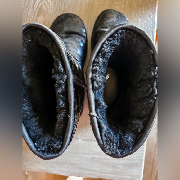 Rare Classic Short Black Sequin UGG Boots Size 7 - Picture 4 of 5